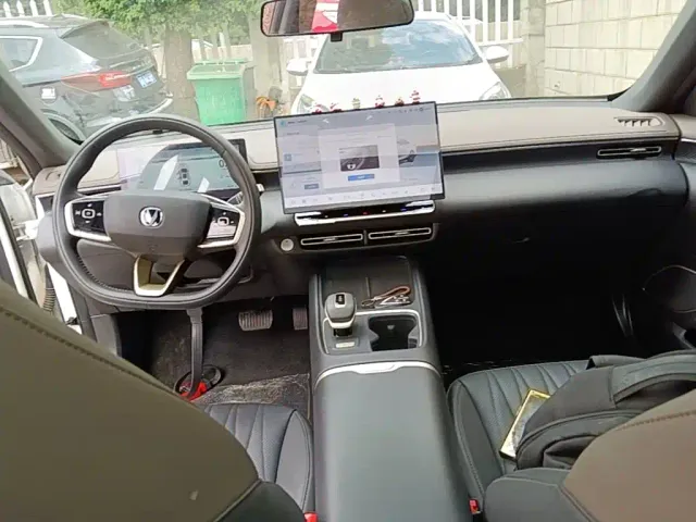 Changan Eado — Фото автомобиля 9
