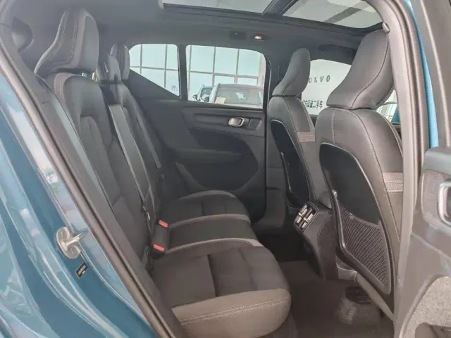 Volvo XC40 — Фото автомобиля 22