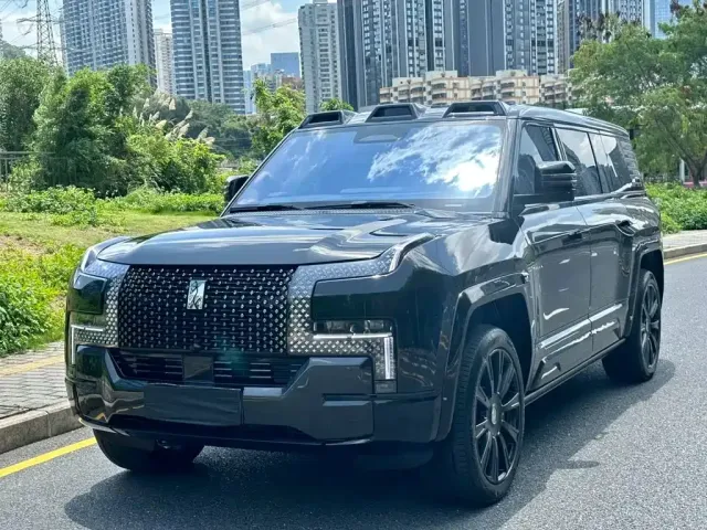 Фотография автомобиля — BYD U8L