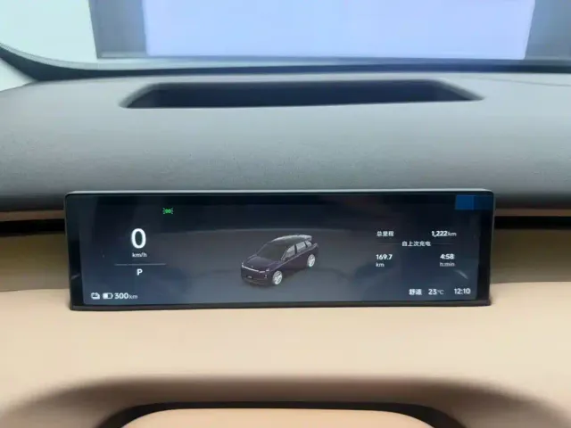 Leapmotor C10 — Фото автомобиля 12
