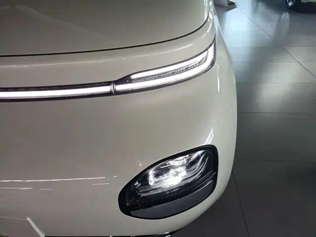 Baojun Cloud — Фото автомобиля 23
