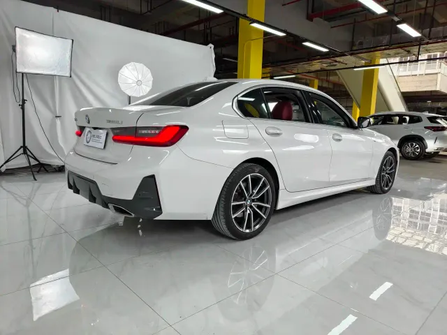 BMW 3 Series — Фото автомобиля 6