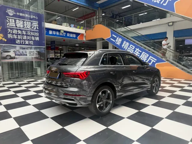 Audi Q3 — Фото автомобиля 11