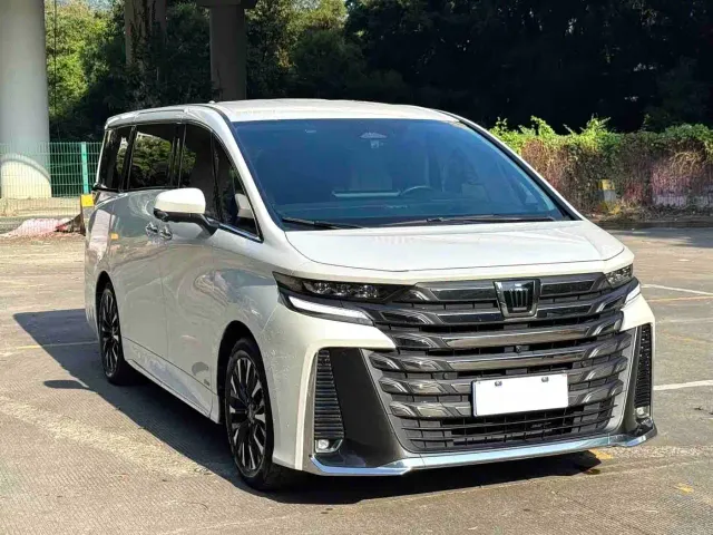 Toyota Vellfire — Фото автомобиля 3