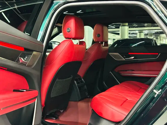Jaguar XFL — Фото автомобиля 6