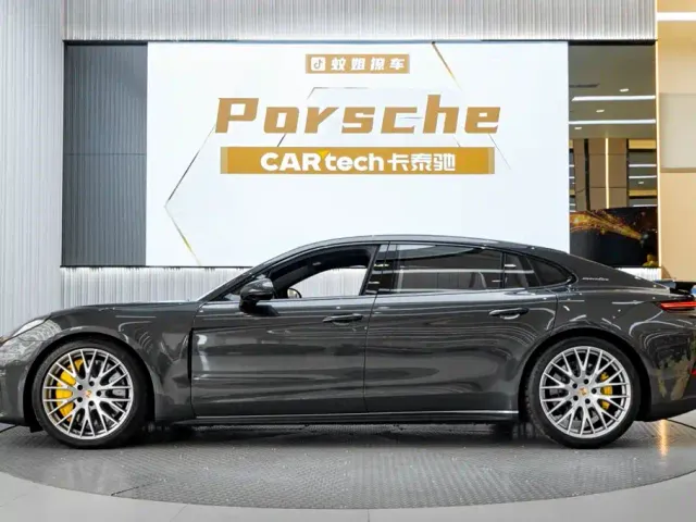 Porsche Panamera — Фото автомобиля 3