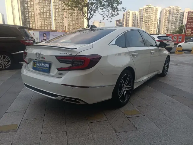 Honda Accord — Фото автомобиля 6