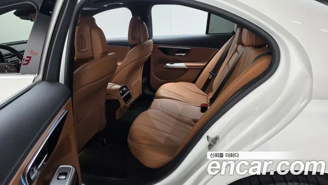 Mercedes-Benz E-Class — Фото автомобиля 11