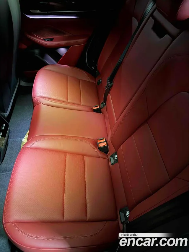 Porsche Macan — Фото автомобиля 9