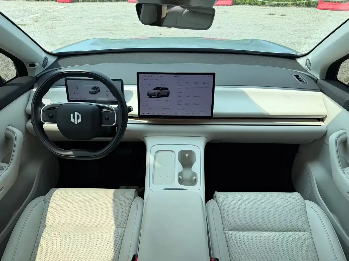 Leapmotor Leapmotor C16 2024 Extended Range 200 Premium Edition — Фото автомобиля 8