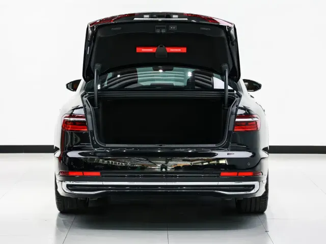 Audi A8 — Фото автомобиля 13