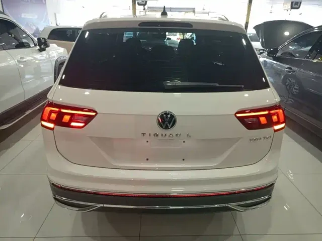 Volkswagen Tiguan L — Фото автомобиля 5