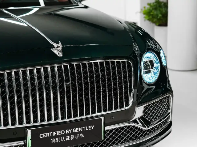 Bentley Flying Spur — Фото автомобиля 5