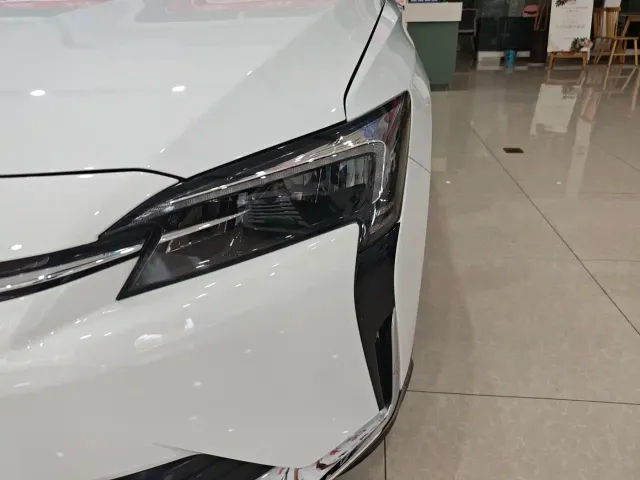 Buick Velite 6 — Фото автомобиля 12