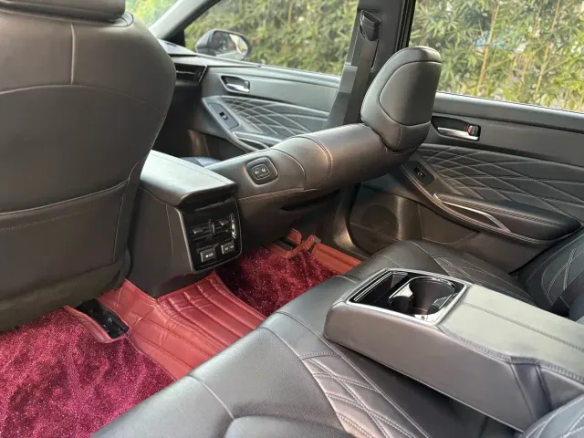 Toyota Avalon — Фото автомобиля 12