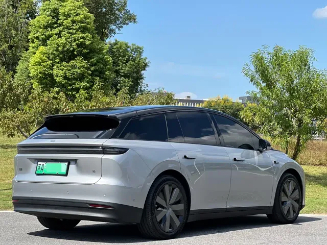 Li Auto i6 — Фото автомобиля 5