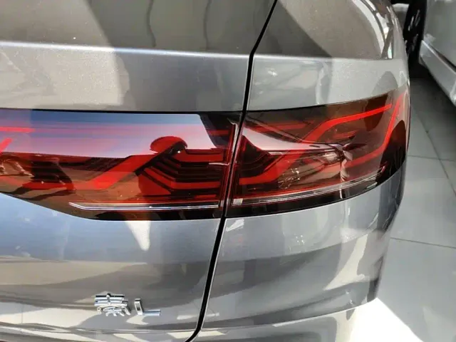BYD Qin L — Фото автомобиля 7