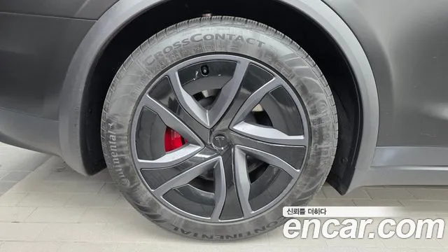 Tesla Model X — Фото автомобиля 5