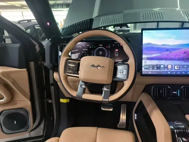 BYD FangChengBao Leopard 8 — Фото автомобиля 10