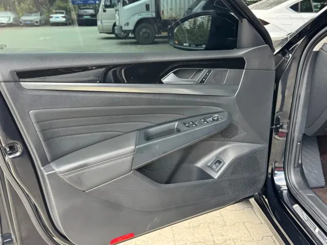 Volkswagen Passat — Фото автомобиля 15