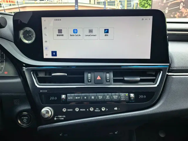Lexus ES — Фото автомобиля 16