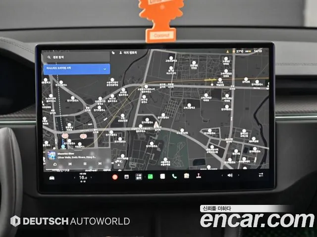Tesla Model S — Фото автомобиля 10