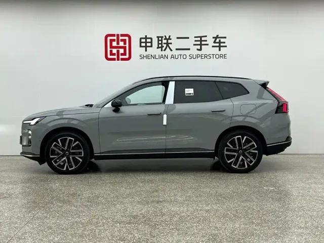 Volvo XC70 Plug-in Hybrid — Фото автомобиля 3