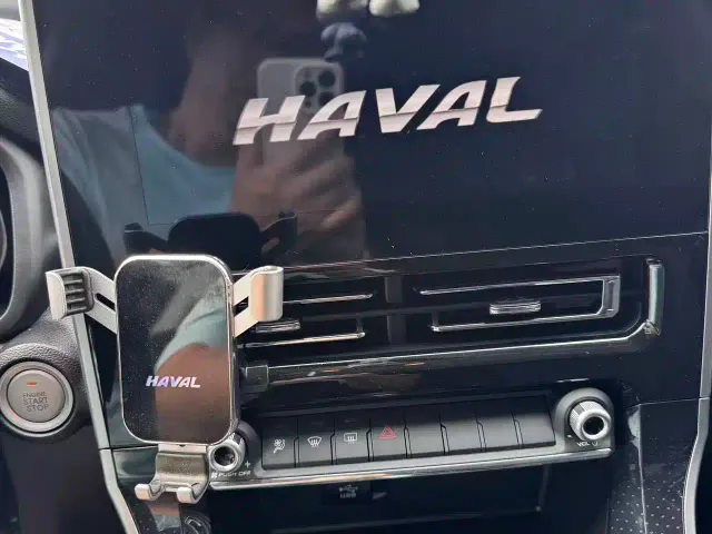 Haval M6 — Фото автомобиля 11