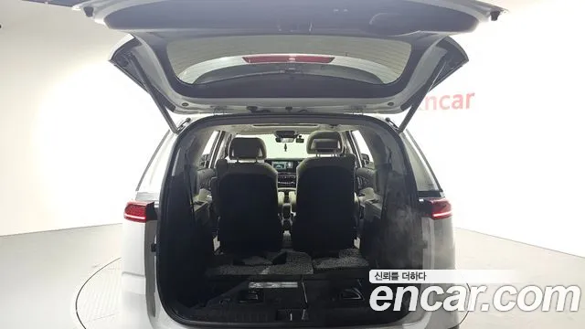 Kia Canival Carnival 4 поколение Бензин 7 мест Signature — Фото автомобиля 20