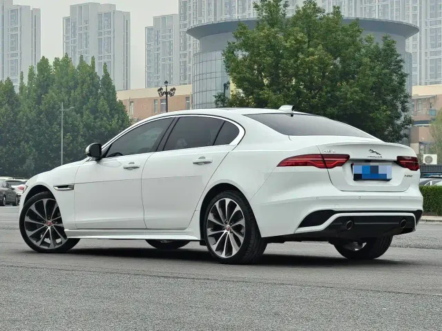 Jaguar XEL — Фото автомобиля 7