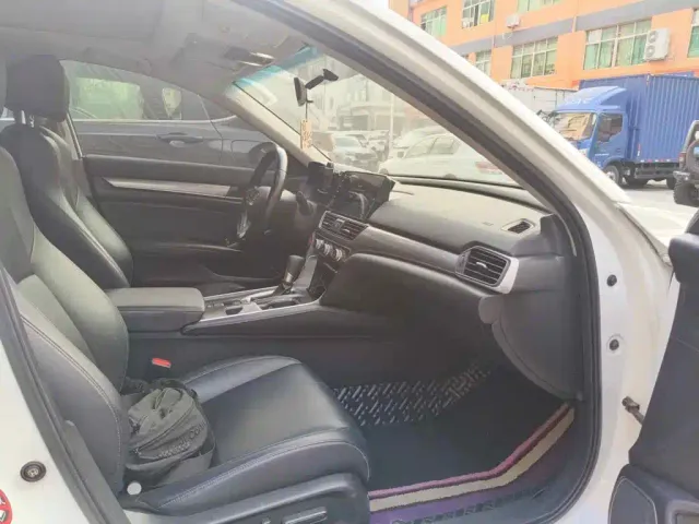 Honda Accord — Фото автомобиля 13