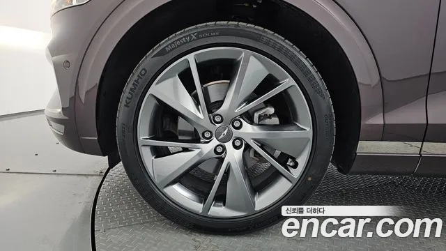 Genesis GV70 2.5T Бензин AWD — Фото автомобиля 5