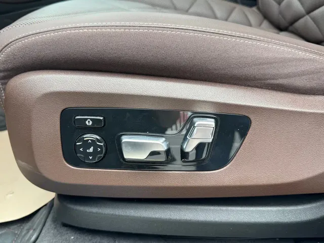 BMW X5 — Фото автомобиля 12