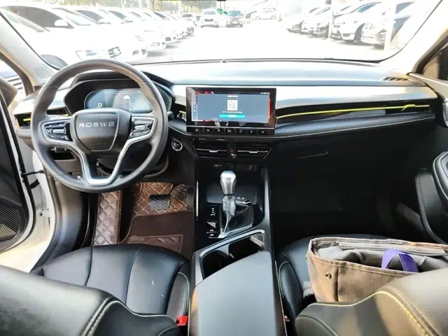 Roewe i5 — Фото автомобиля 9
