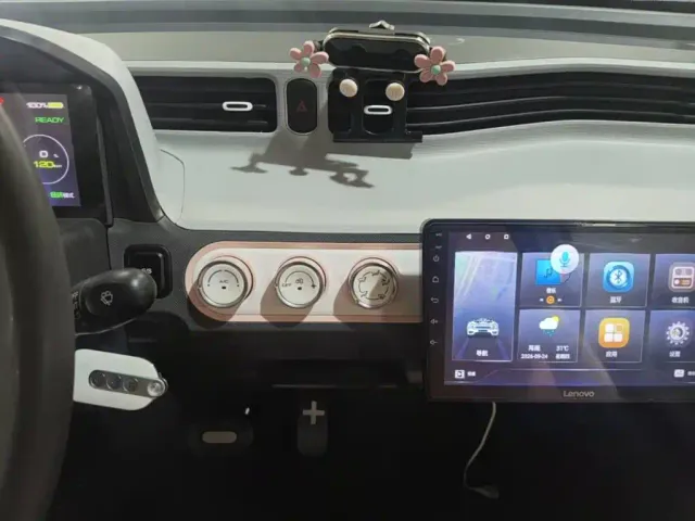 Wuling Hongguang Mini EV — Фото автомобиля 12