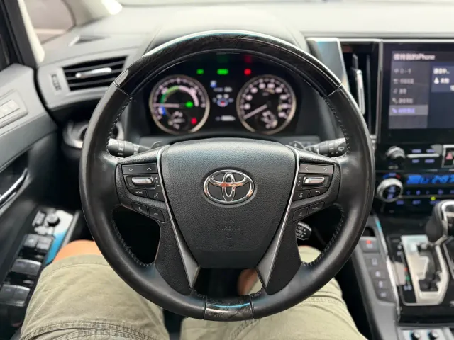 Toyota Vellfire — Фото автомобиля 27