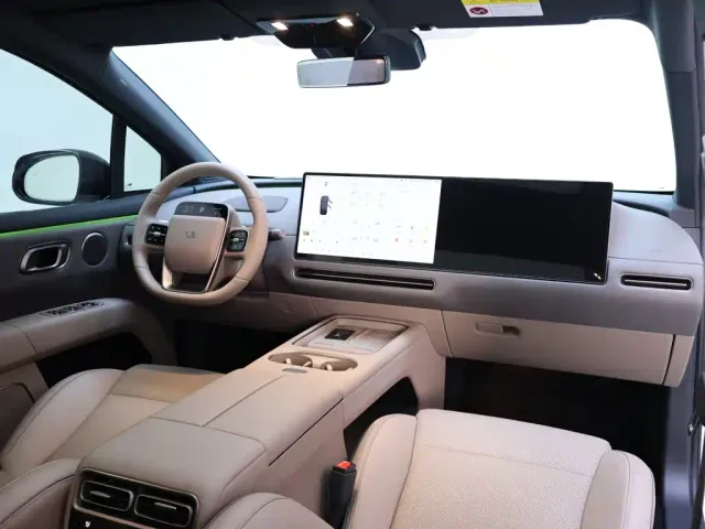 Li Auto i6 — Фото автомобиля 20