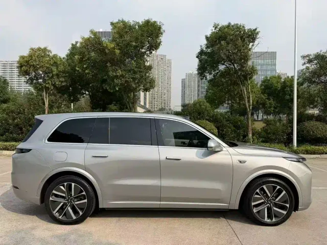 Li Auto L9 — Фото автомобиля 7