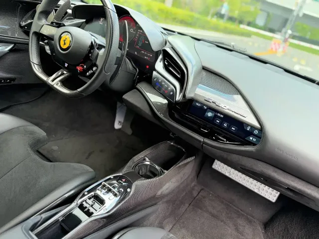 Ferrari SF90 — Фото автомобиля 16
