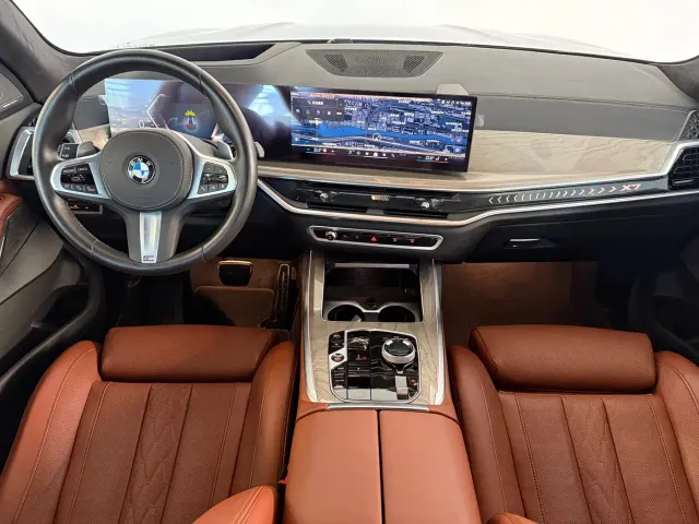 BMW X7 — Фото автомобиля 8