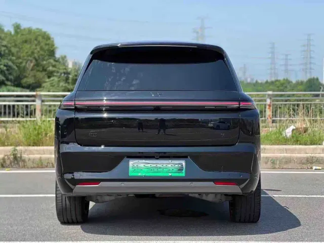Li Auto L8 — Фото автомобиля 8