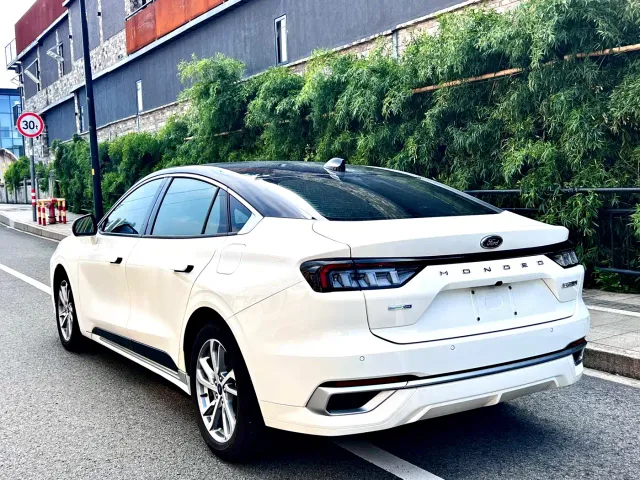 Ford Mondeo — Фото автомобиля 7