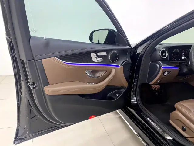 Mercedes-Benz E-Class — Фото автомобиля 8