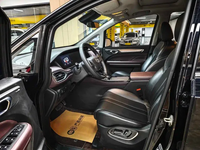 GAC Trumpchi M6 — Фото автомобиля 8