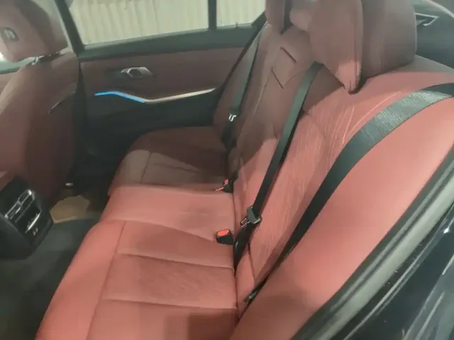 BMW 3 Series — Фото автомобиля 21