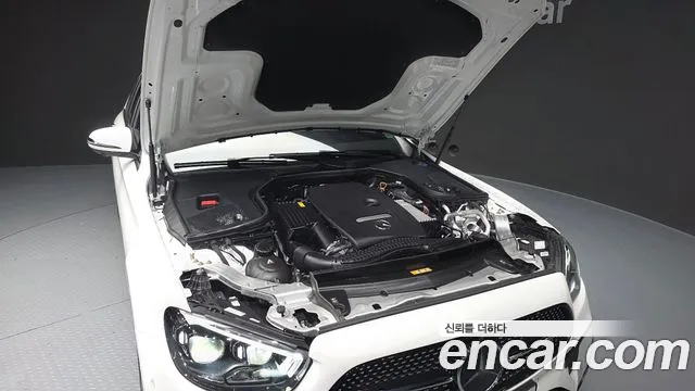 Mercedes-Benz E-Class — Фото автомобиля 9