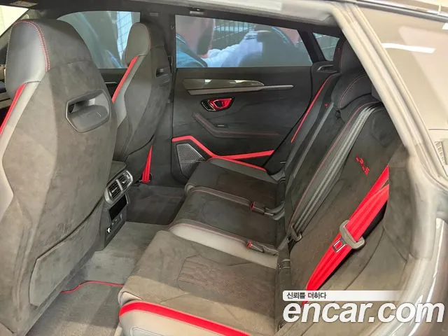 Lamborghini Urus — Фото автомобиля 10