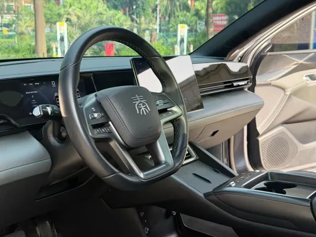 BYD Qin L — Фото автомобиля 5