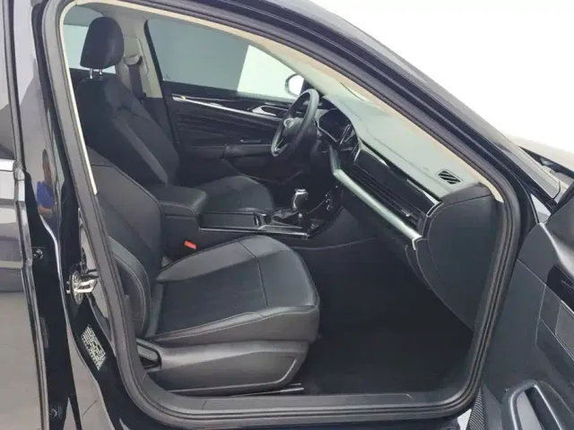 Volkswagen Passat — Фото автомобиля 8