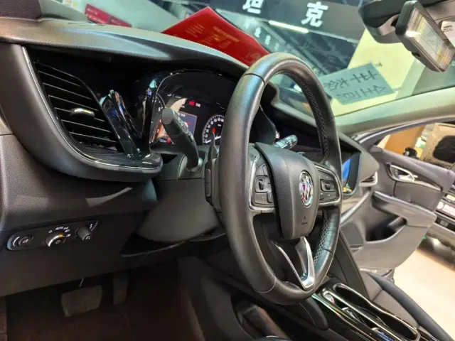 Buick Envision Plus — Фото автомобиля 16